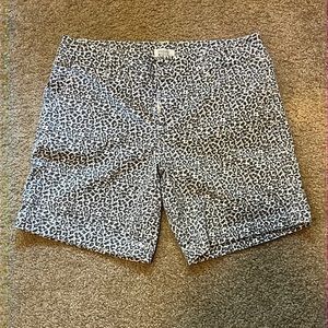 Market & Spruce 6.5” inseam shorts.